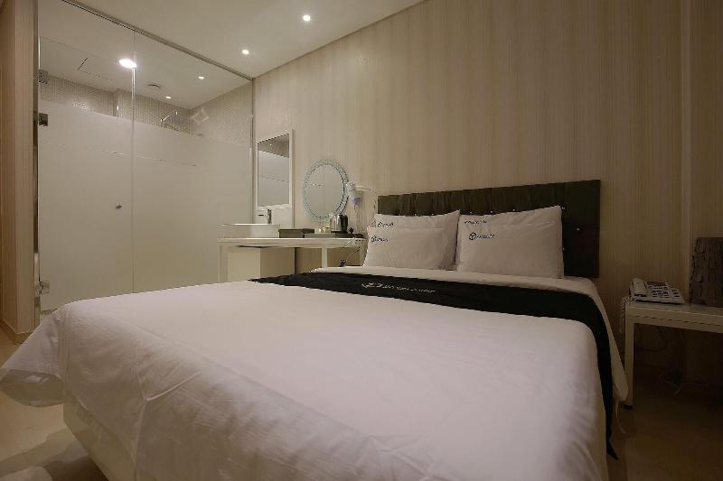 Asan Hotel Cube image