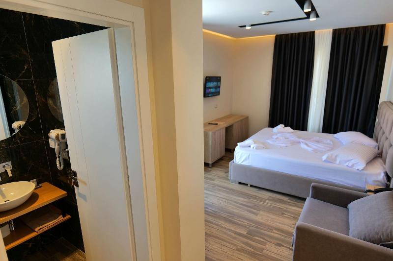 Hotel Alexander image