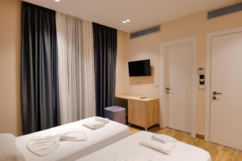 Hotel Alexander image