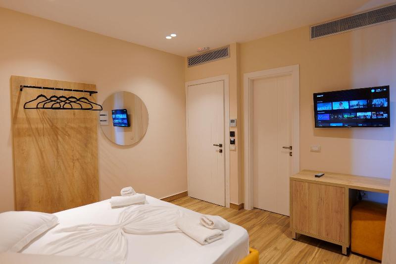 Hotel Alexander image