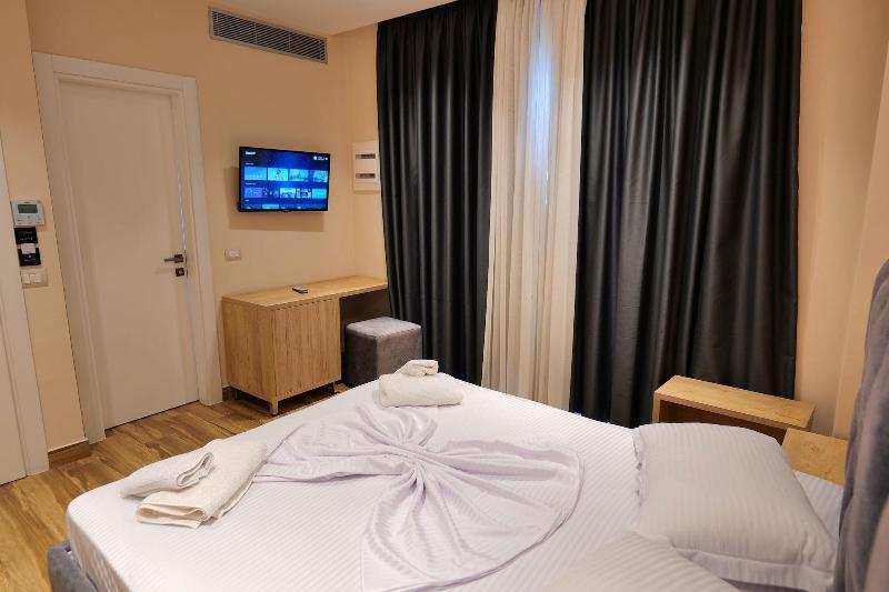 Hotel Alexander image