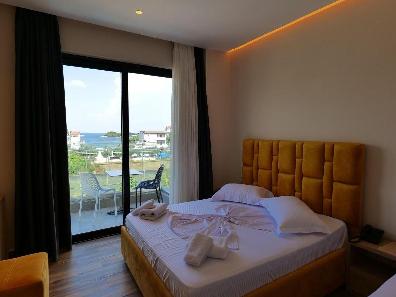 Hotel Alexander image