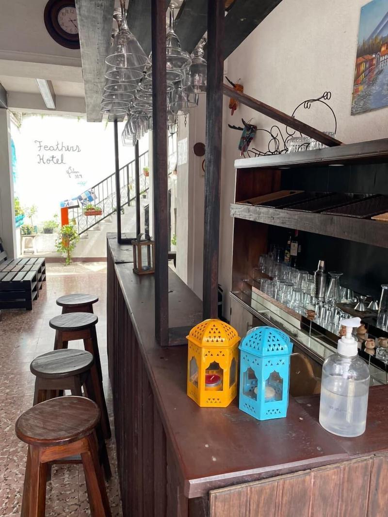 Feathers Hotel and Lounge image