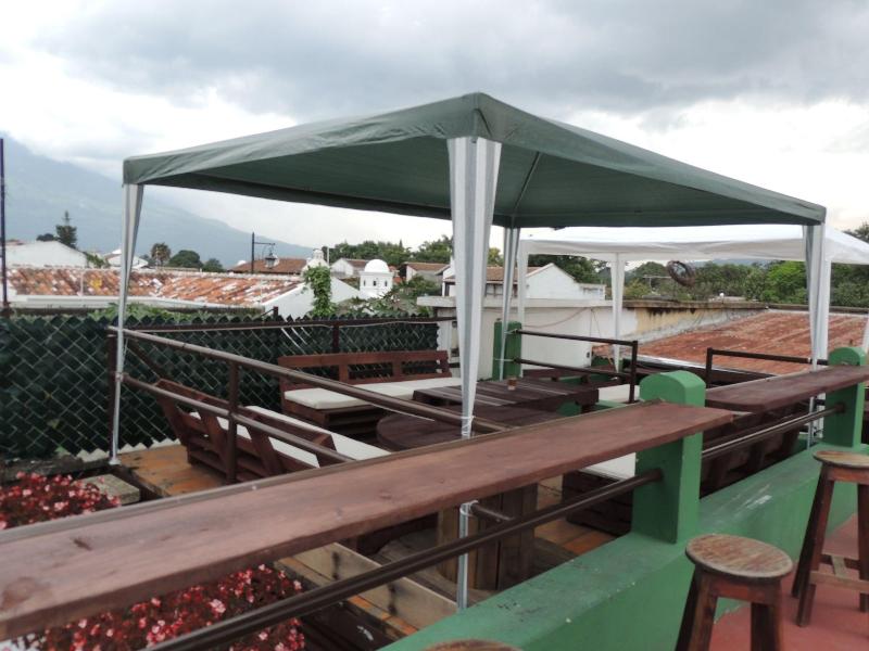Feathers Hotel and Lounge image