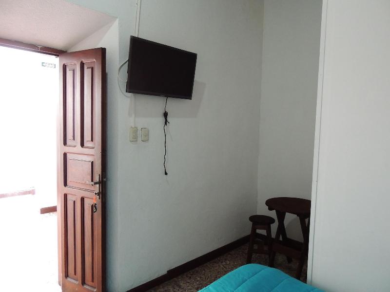 Feathers Hotel and Lounge image