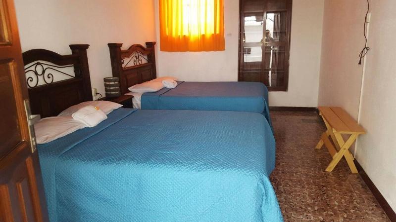 Feathers Hotel and Lounge image