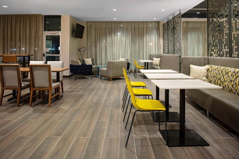 TownePlace Suites by Marriott Orlando Airport image