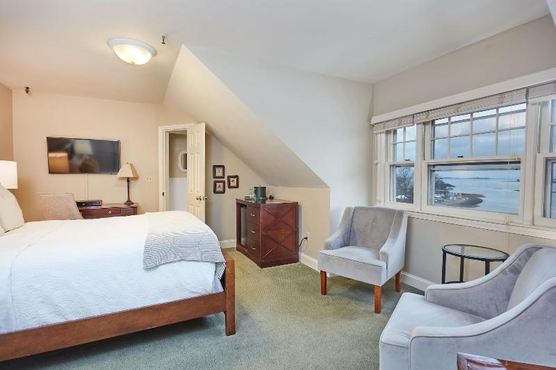 Inn at Longshore image