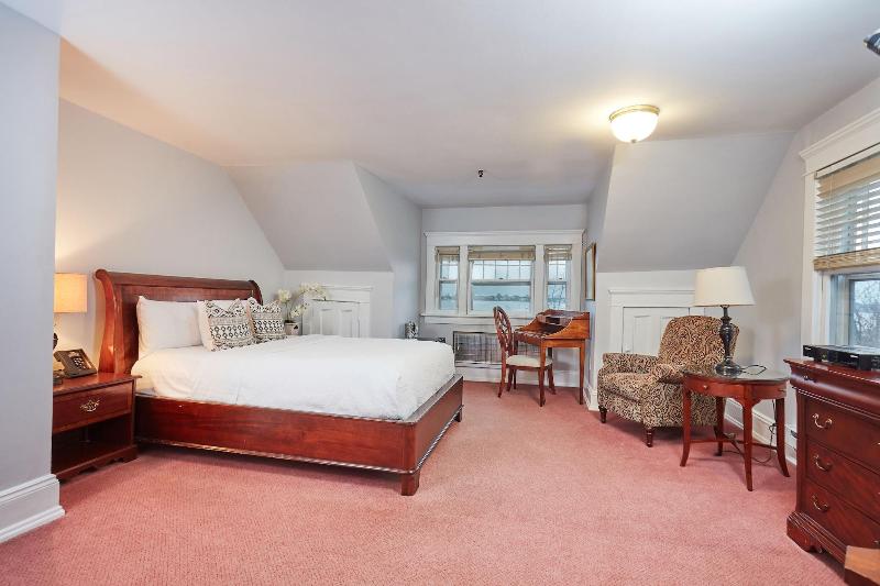 Inn at Longshore image
