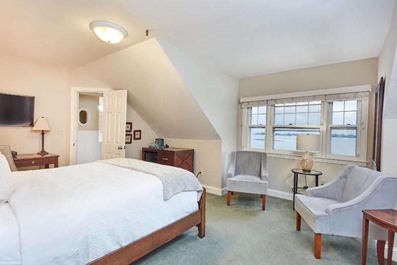 Inn at Longshore image