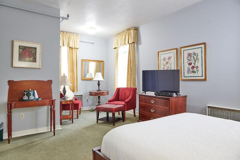 Inn at Longshore image