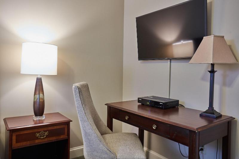 Inn at Longshore image