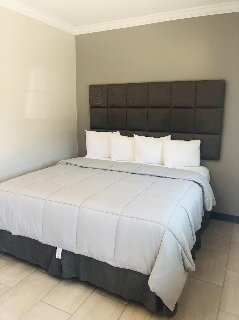 Coastal Sands Inn image