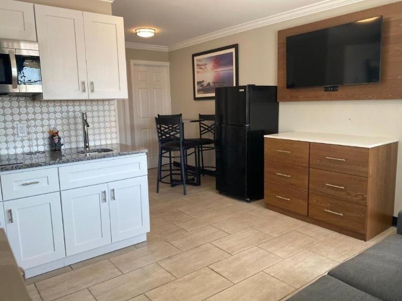 Coastal Sands Inn image