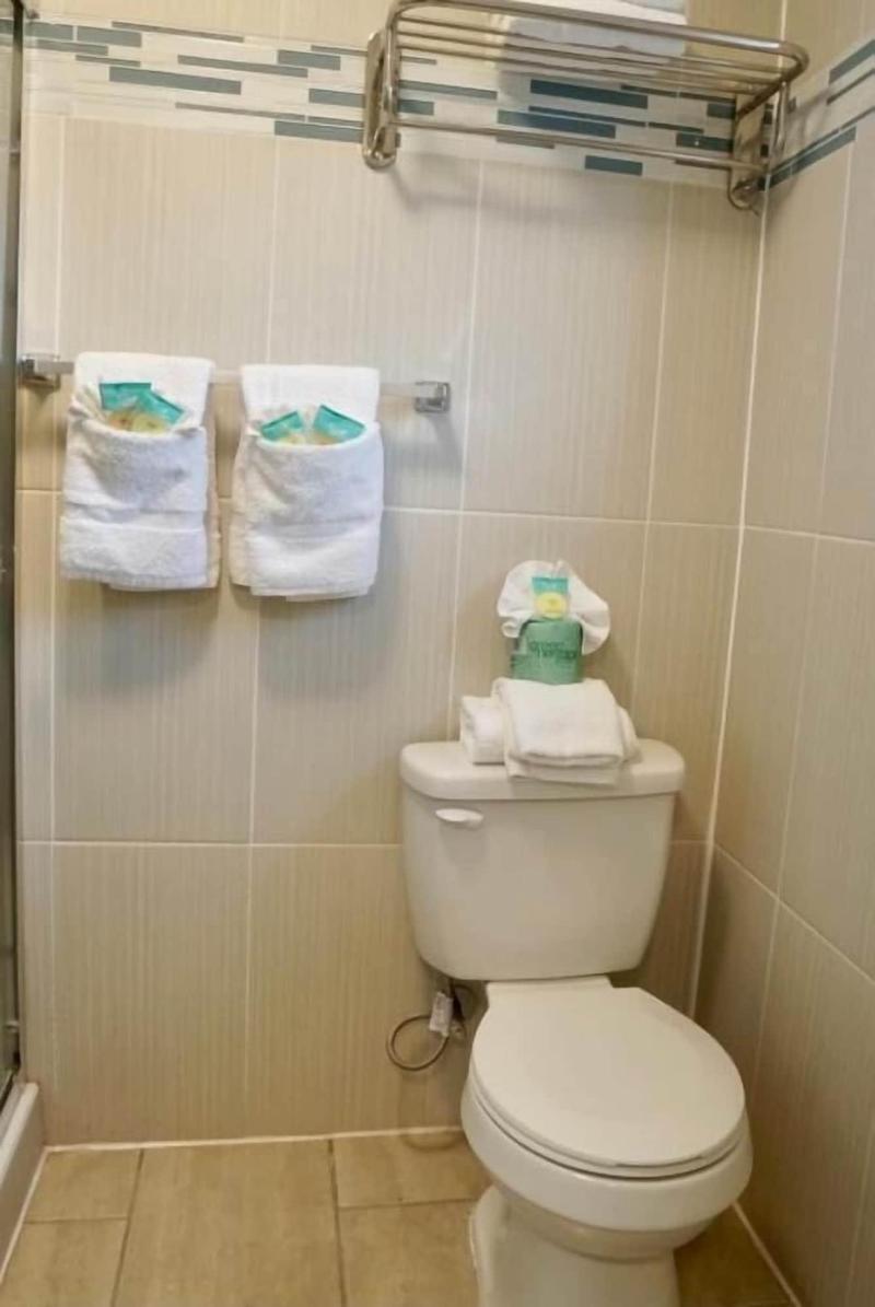 Coastal Sands Inn image