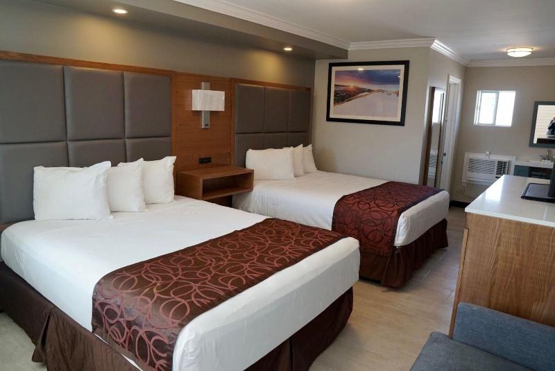 Coastal Sands Inn image