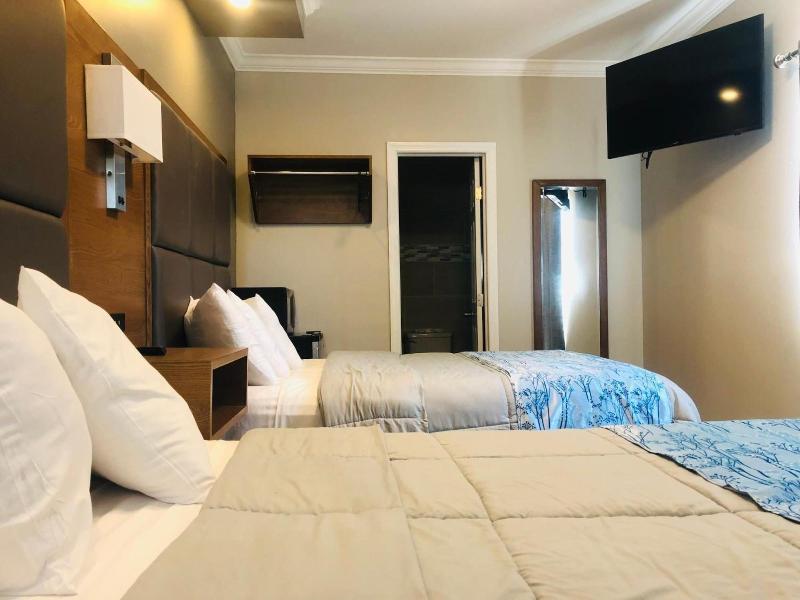 Coastal Sands Inn image