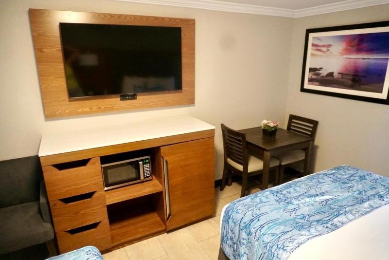 Coastal Sands Inn image