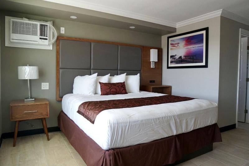 Coastal Sands Inn image