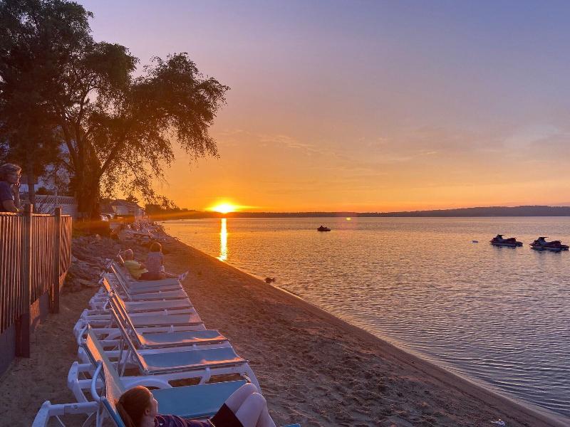 Brio Beach Inn image