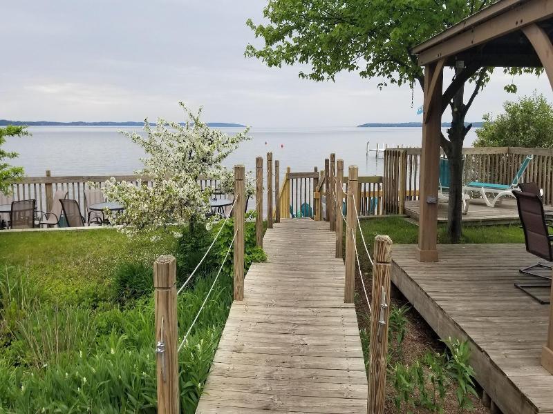 Brio Beach Inn image
