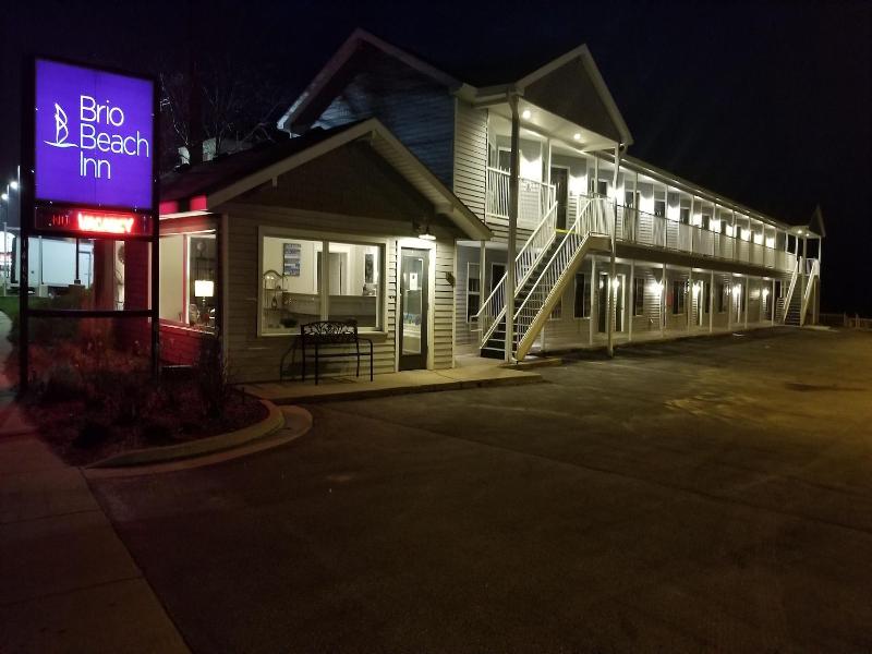 Brio Beach Inn image