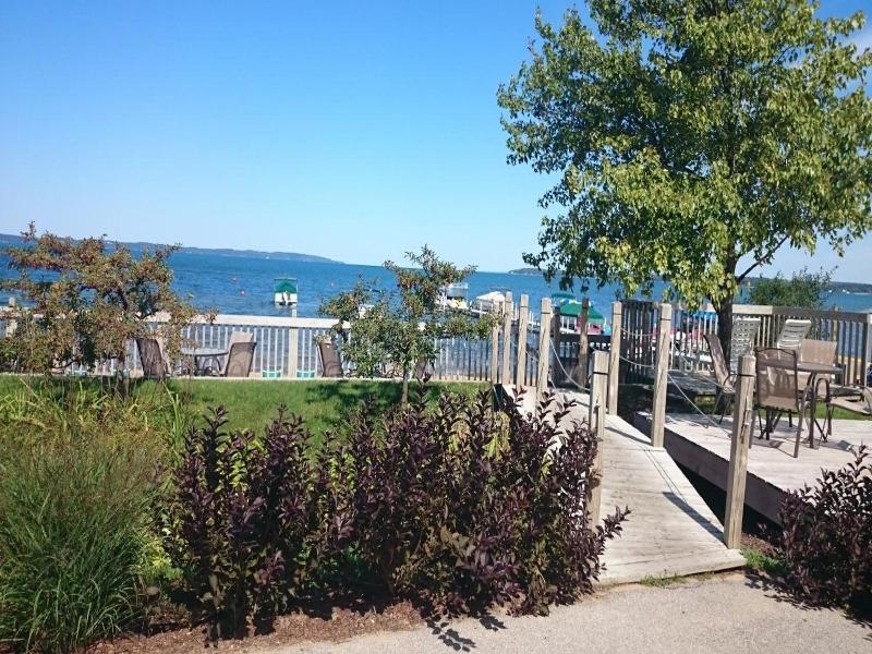 Brio Beach Inn image