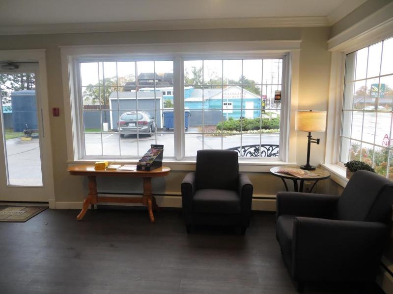 Brio Beach Inn image