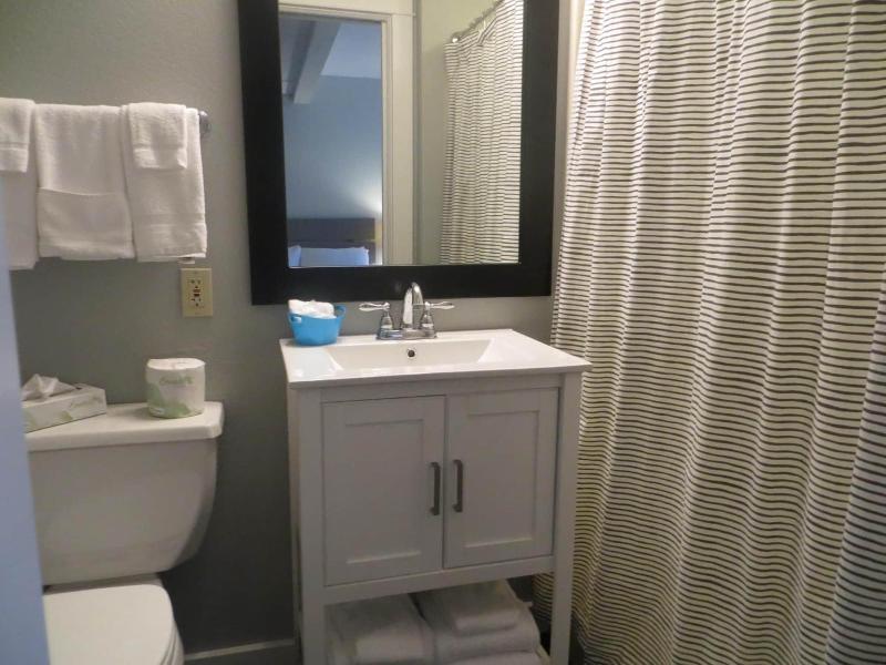 Brio Beach Inn image