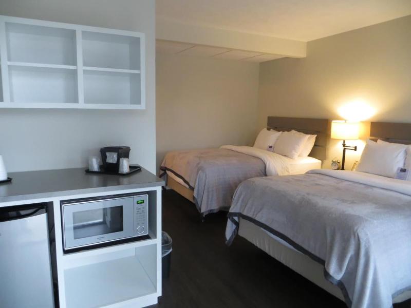 Brio Beach Inn image