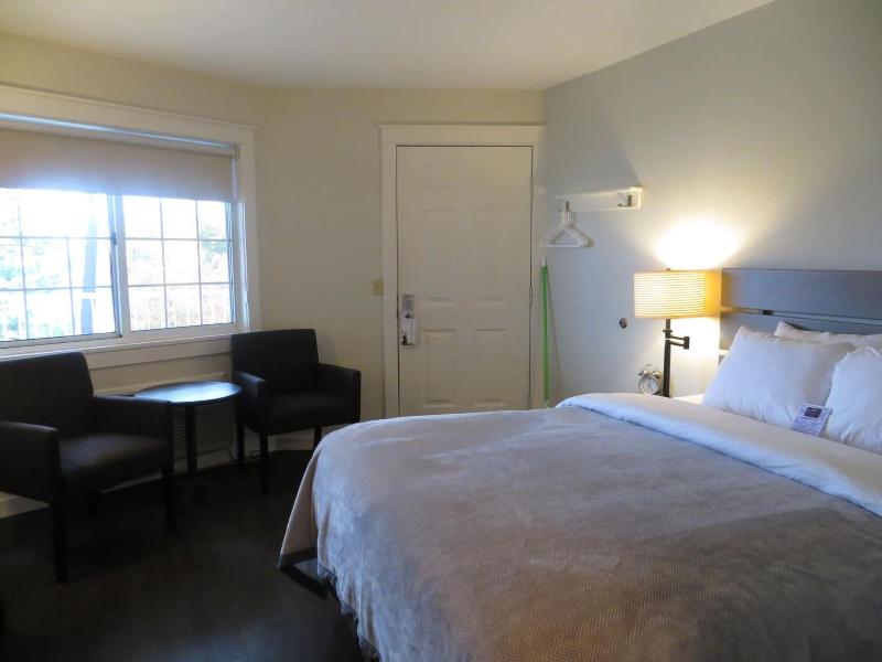 Brio Beach Inn image