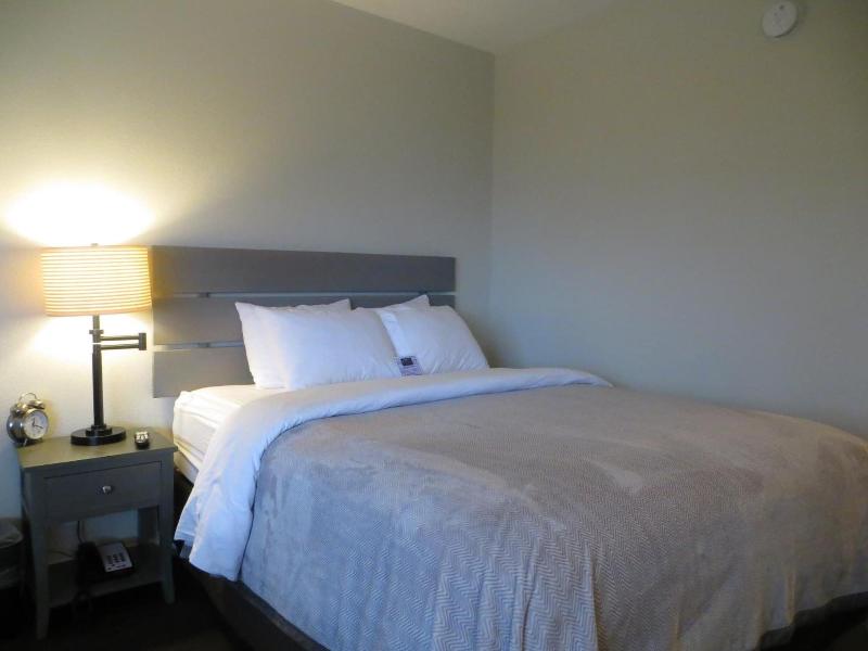 Brio Beach Inn image