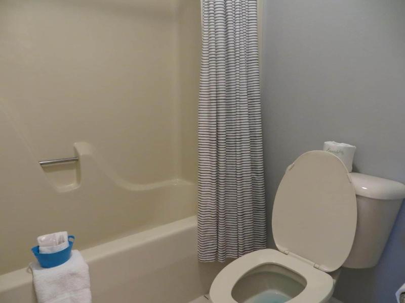 Brio Beach Inn image