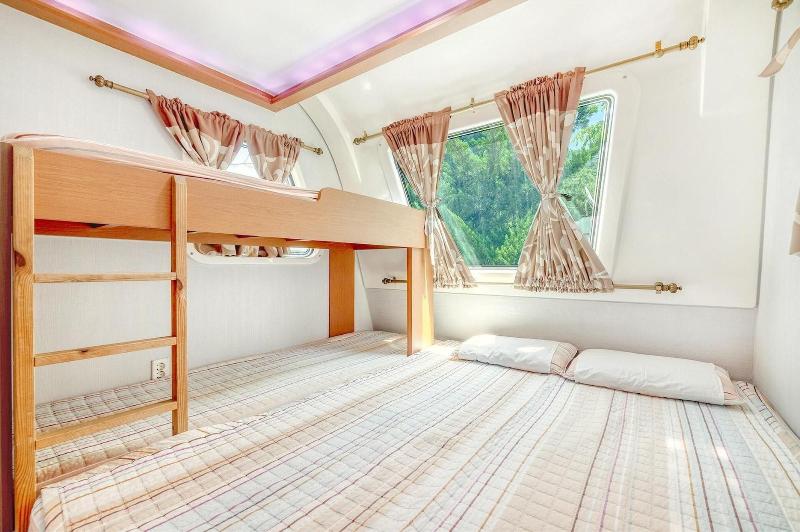 Gapeyong Donghws Caravan image