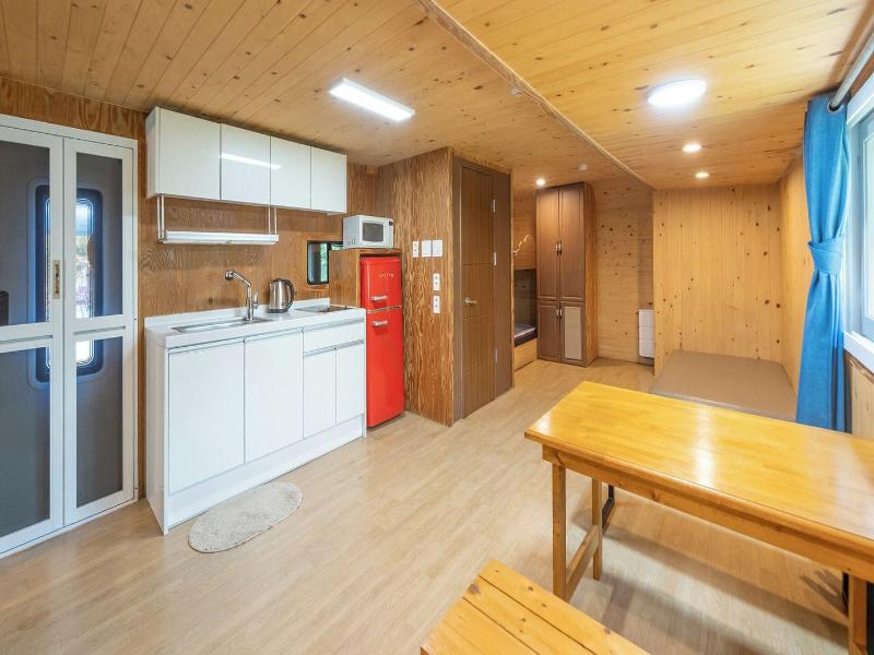 Gapeyong Donghws Caravan image
