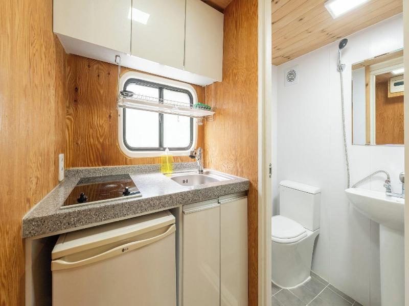 Gapeyong Donghws Caravan image