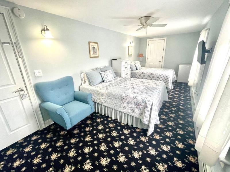 Quaker Inn image