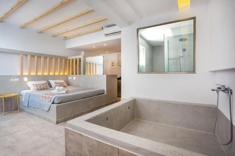 Alexander Studios & Suites - Adults Only image