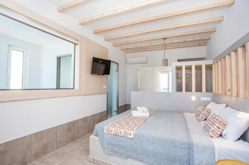 Alexander Studios & Suites - Adults Only image