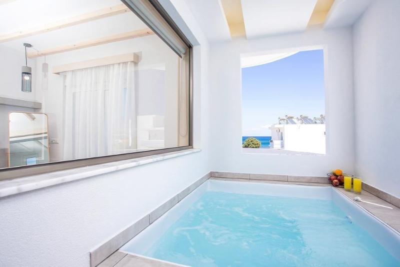 Alexander Studios & Suites - Adults Only image