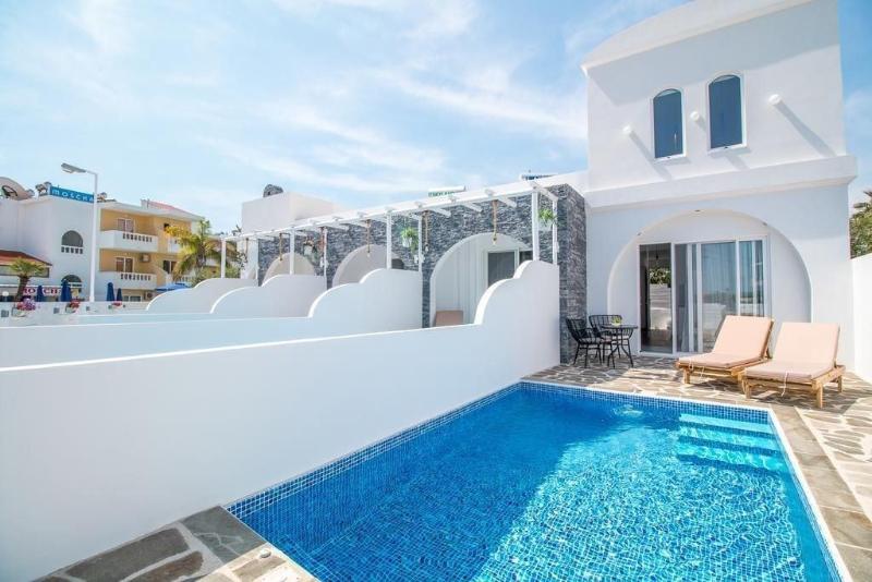 Alexander Studios & Suites - Adults Only image