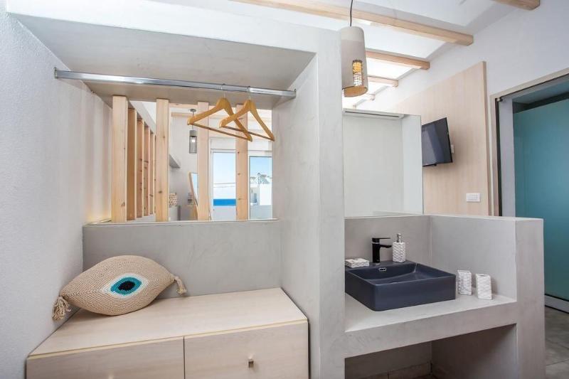 Alexander Studios & Suites - Adults Only image