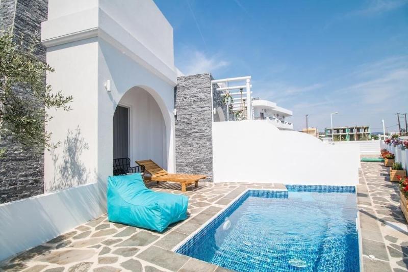 Alexander Studios & Suites - Adults Only image