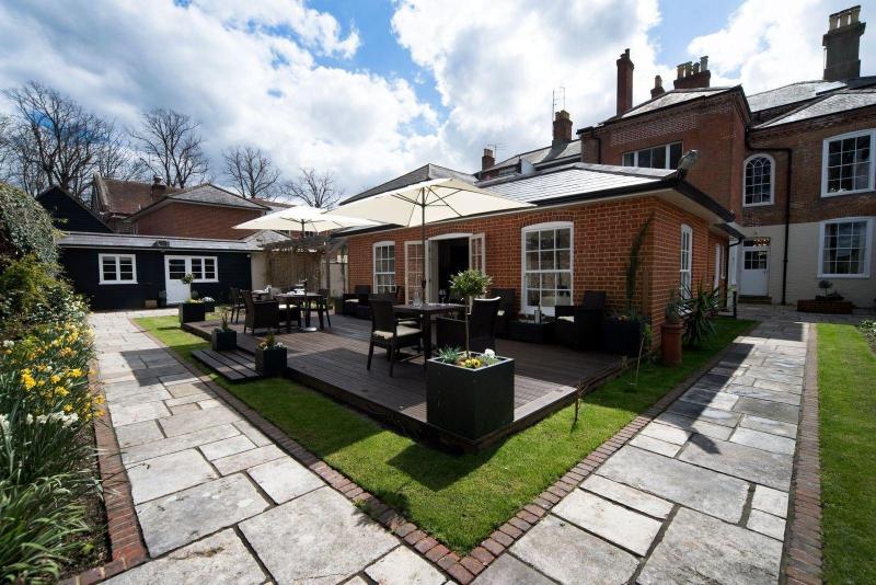 East Walls Hotel image