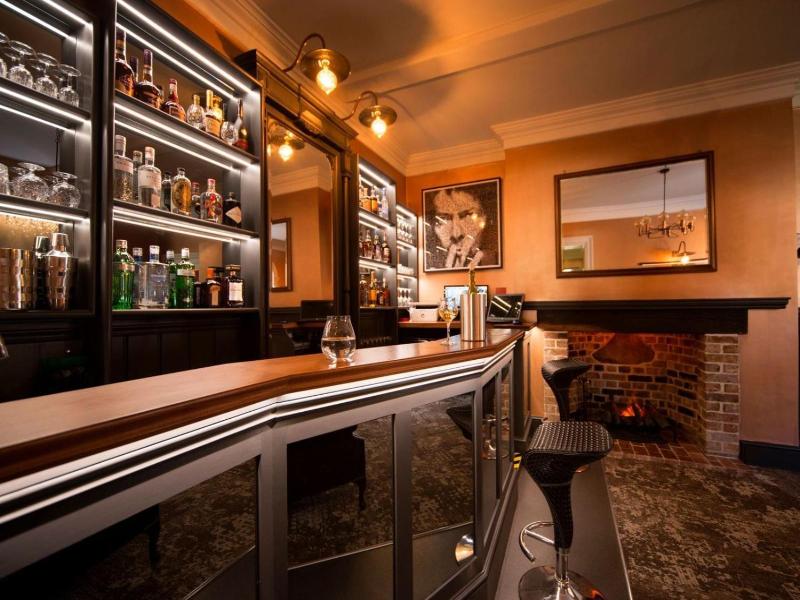 East Walls Hotel image
