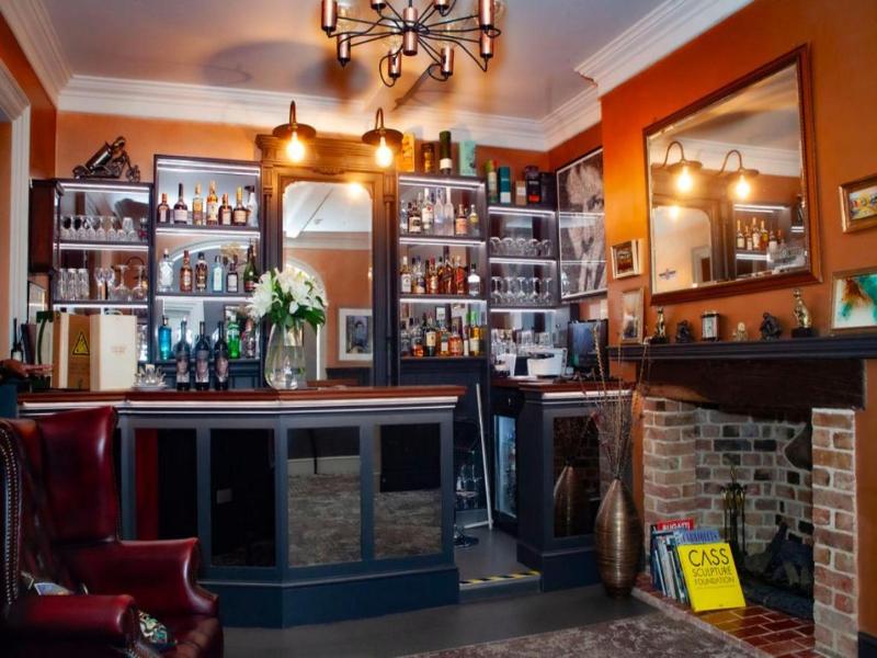 East Walls Hotel image