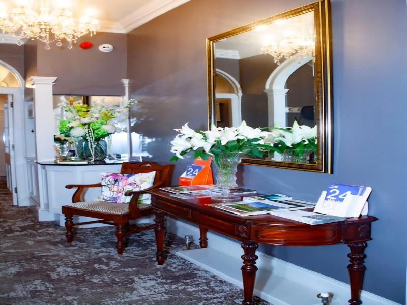 East Walls Hotel image