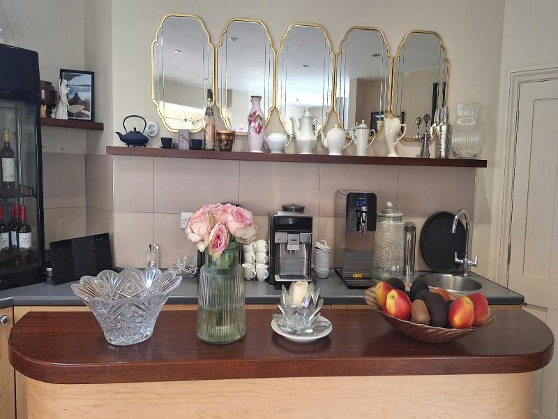 East Walls Hotel image