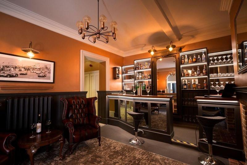 East Walls Hotel image