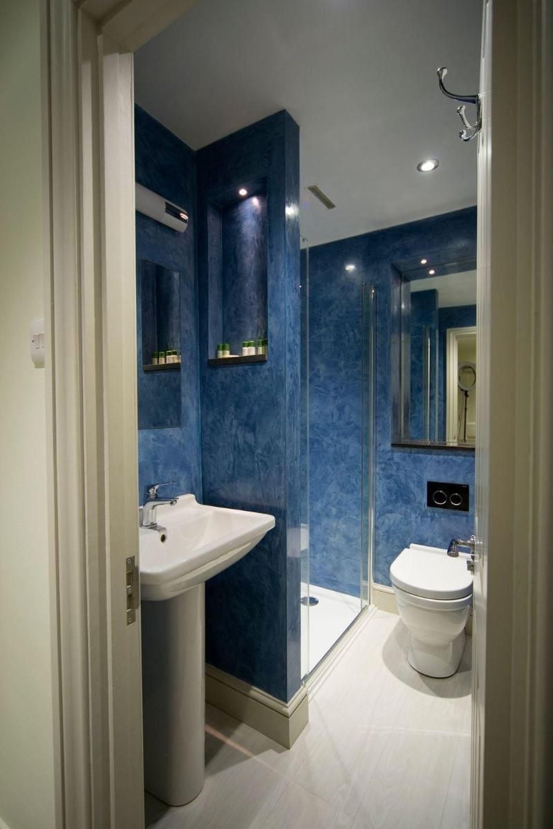 East Walls Hotel image